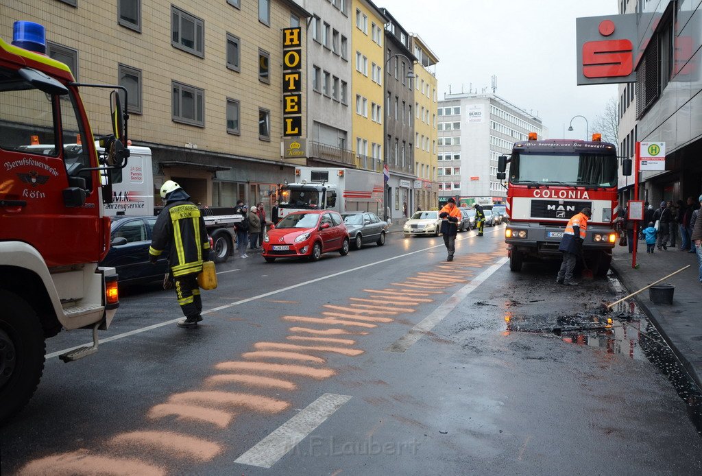 Stadtbus fing Feuer Koeln Muelheim Frankfurterstr Wiener Platz P248.JPG